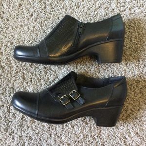 Clarks Booties Black Size 9